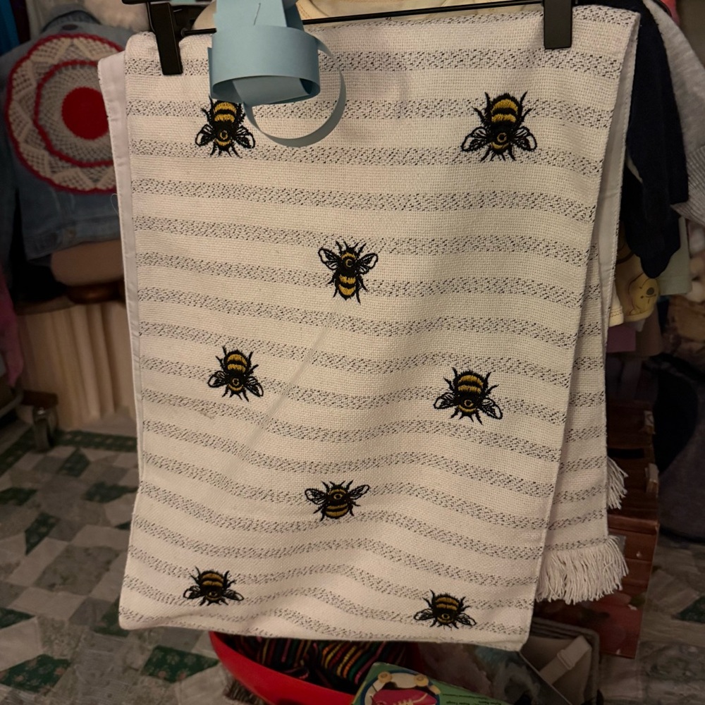 Hobby Lobby bumble Bee Table Linen